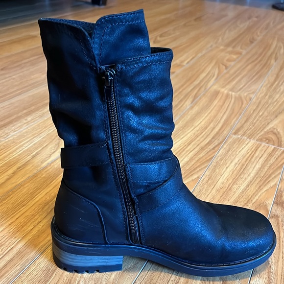 Carlos by Santana | Black
Sawyer Fashion boots | Size 7.5 - Picture 4 of 9